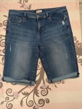 LOFT Women's Denim Shorts in Medium Blue Wash